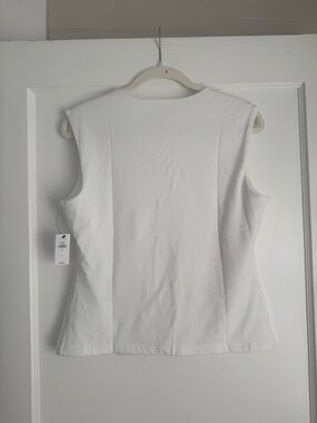 Banana Republic Knit White Sleeveless Tee